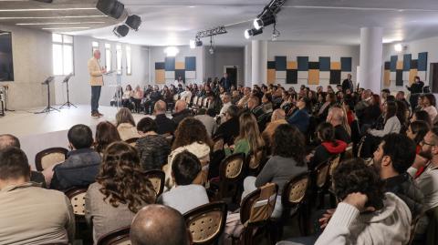 Առաջին Ծառայութիւն Մեր  Եկեղեցւոյ Նոր Շէնքին Մէջ